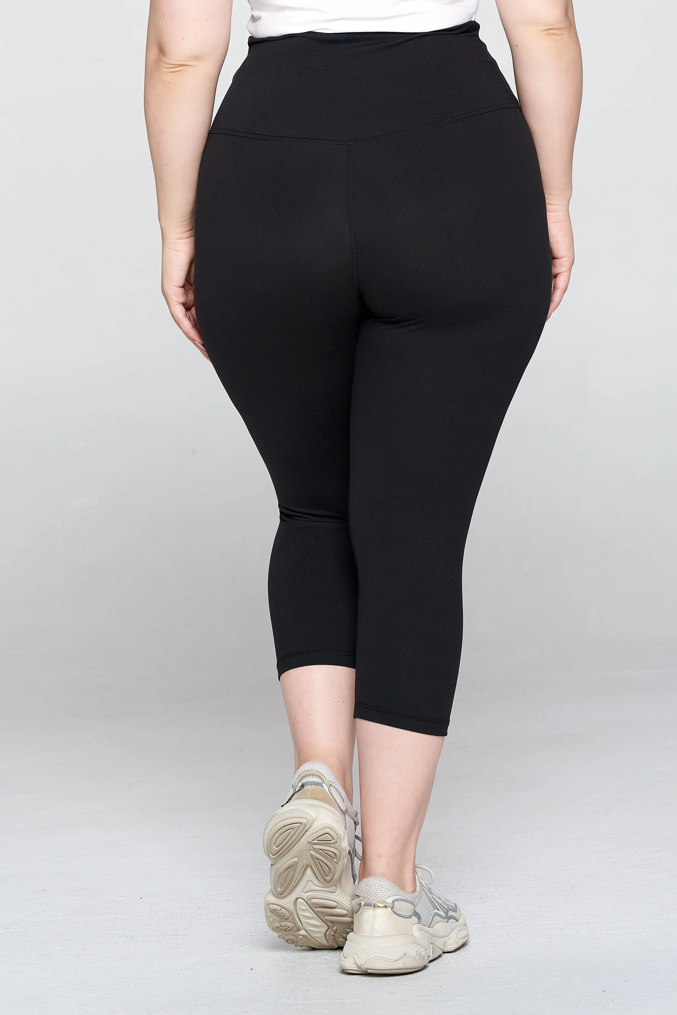 Plus Size High-Rise Essential Capri Leggings