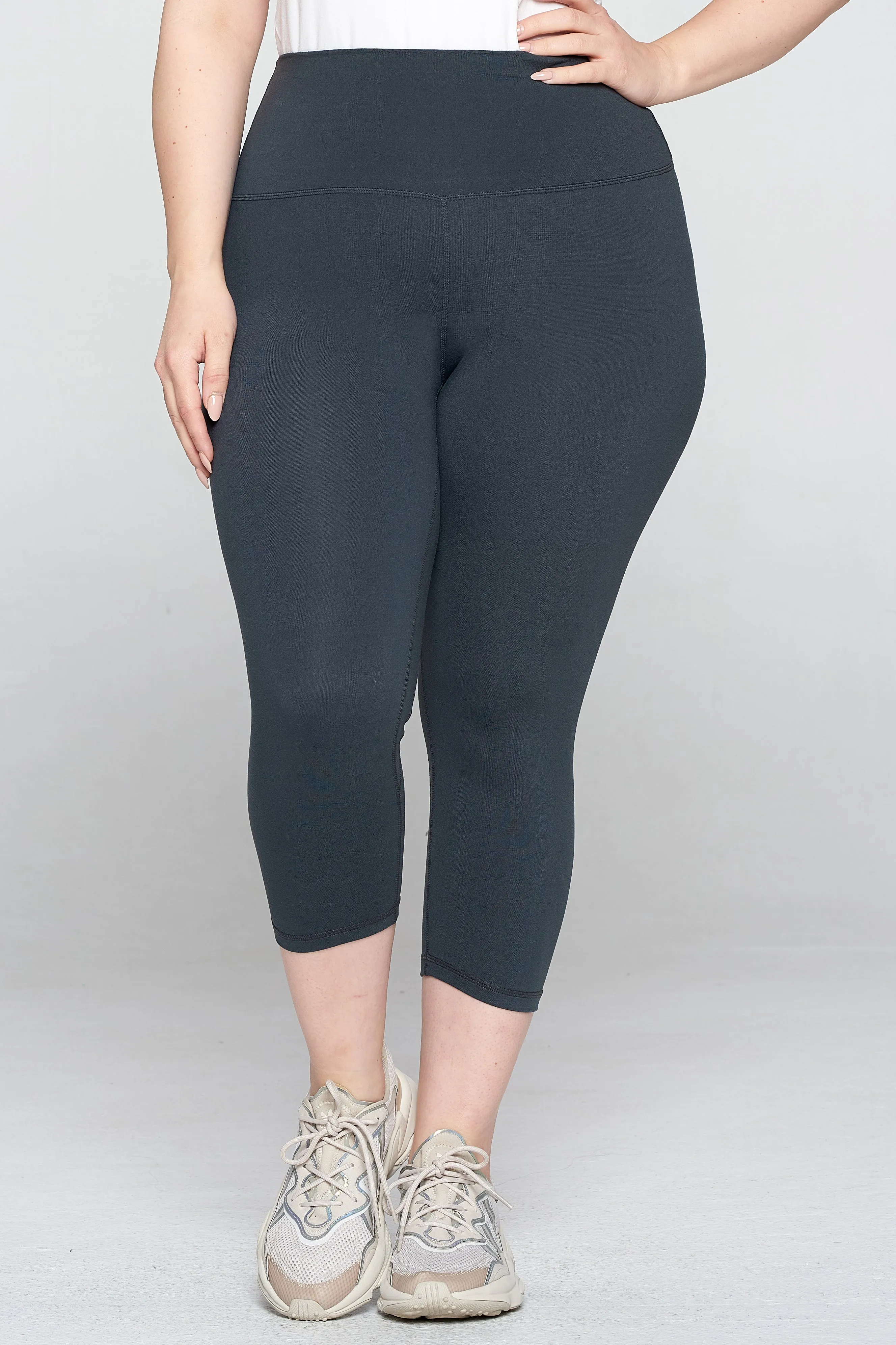 Plus Size High-Rise Essential Capri Leggings